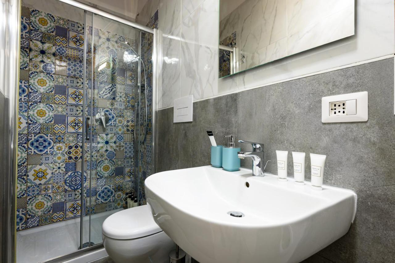 Apartment Murales In Bed Naples